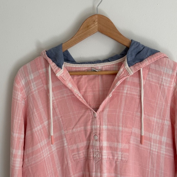 L..L. Bean Women’s Size Large Long Sleeve Pink Plaid Hooded Shirt. 1/4 Button Up - Picture 2 of 8